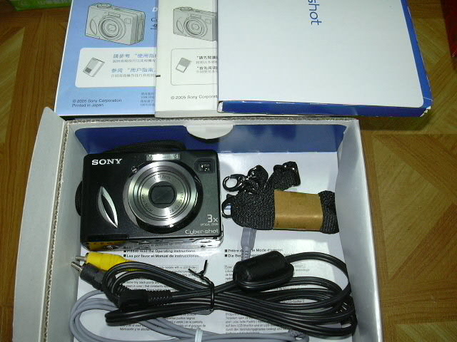 SONY數位相機(黑色710萬畫素)已售出